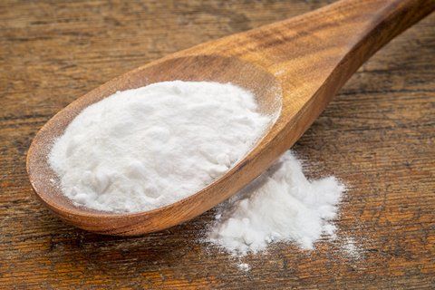 baking soda on spoon