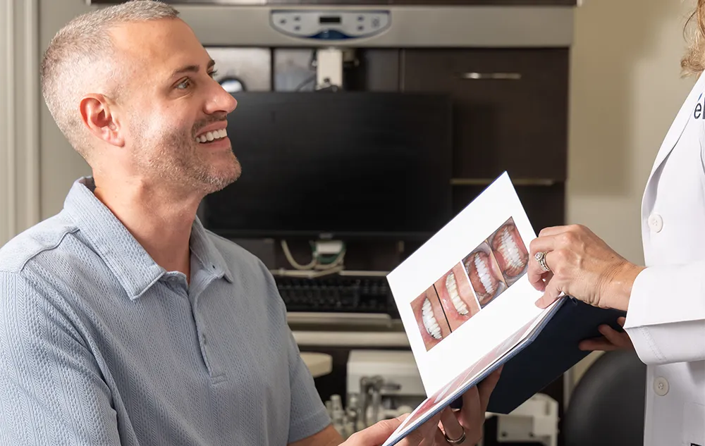Patient Consulting About Teeth Whitening Treatment At élan Tulsa Cosmetic Dentistry In Tulsa, Oklahoma