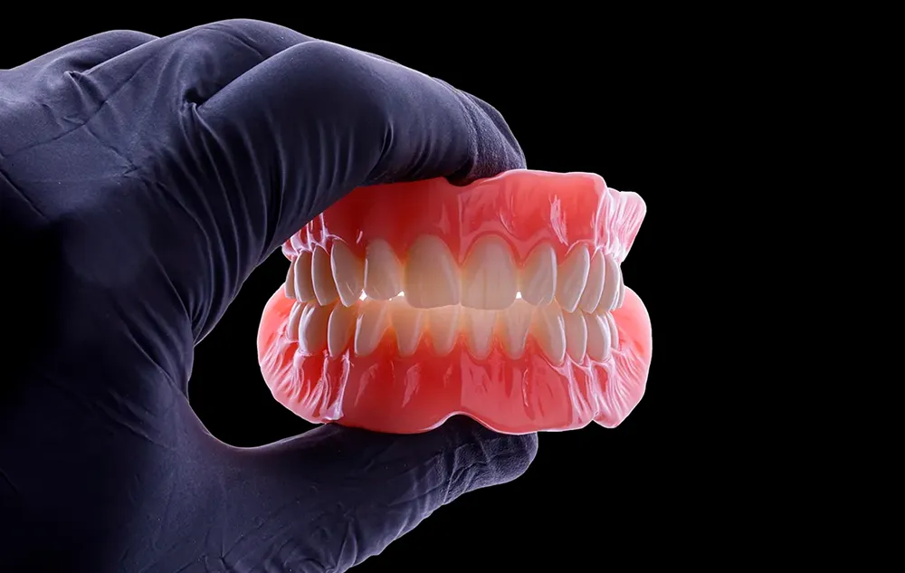 Denture Model At élan Tulsa Cosmetic Dentistry In Tulsa, Oklahoma